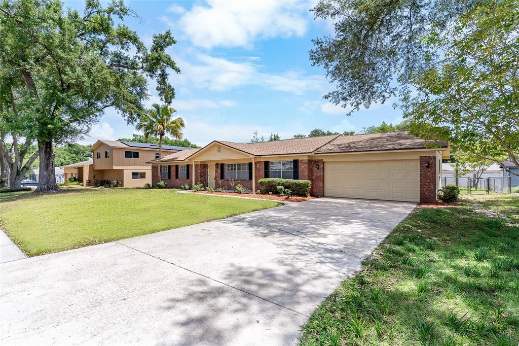 Photo of 11003 Kewanee Drive, Temple Terrace, FL 33617 (MLS # TB8506850)