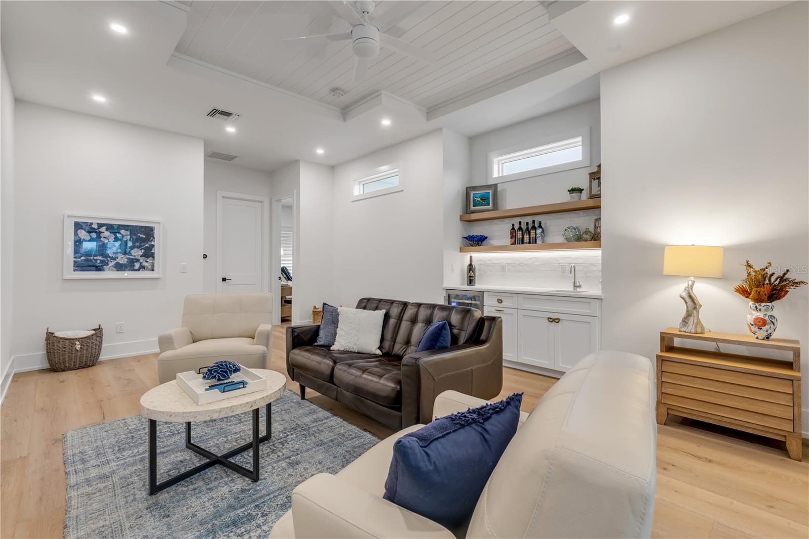 BUENA VISTA SHORES - Residential