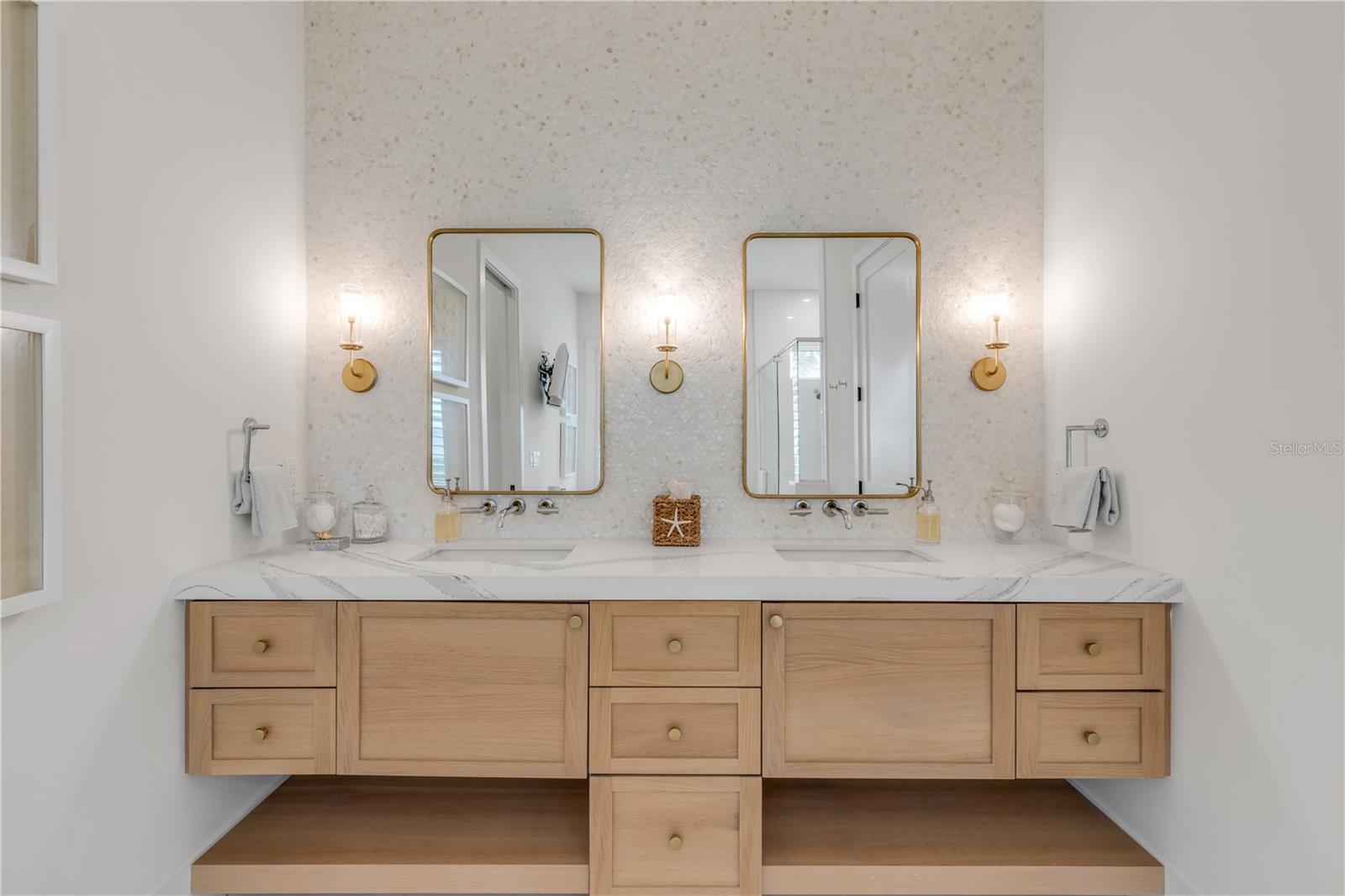 BUENA VISTA SHORES - Residential