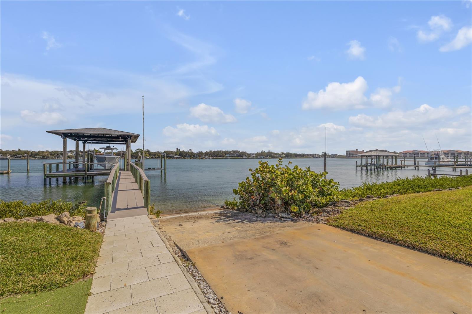 BUENA VISTA SHORES - Residential