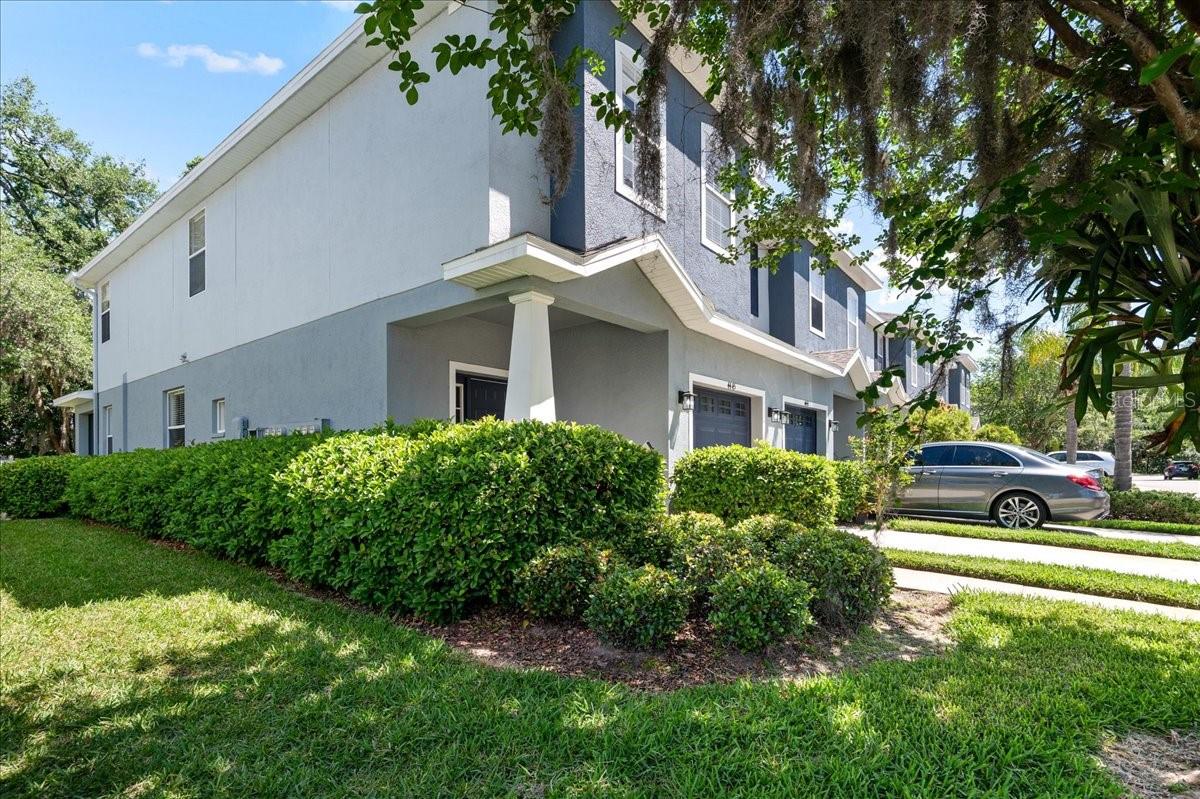 AMBERLY OAKS TWNHMS - Residential