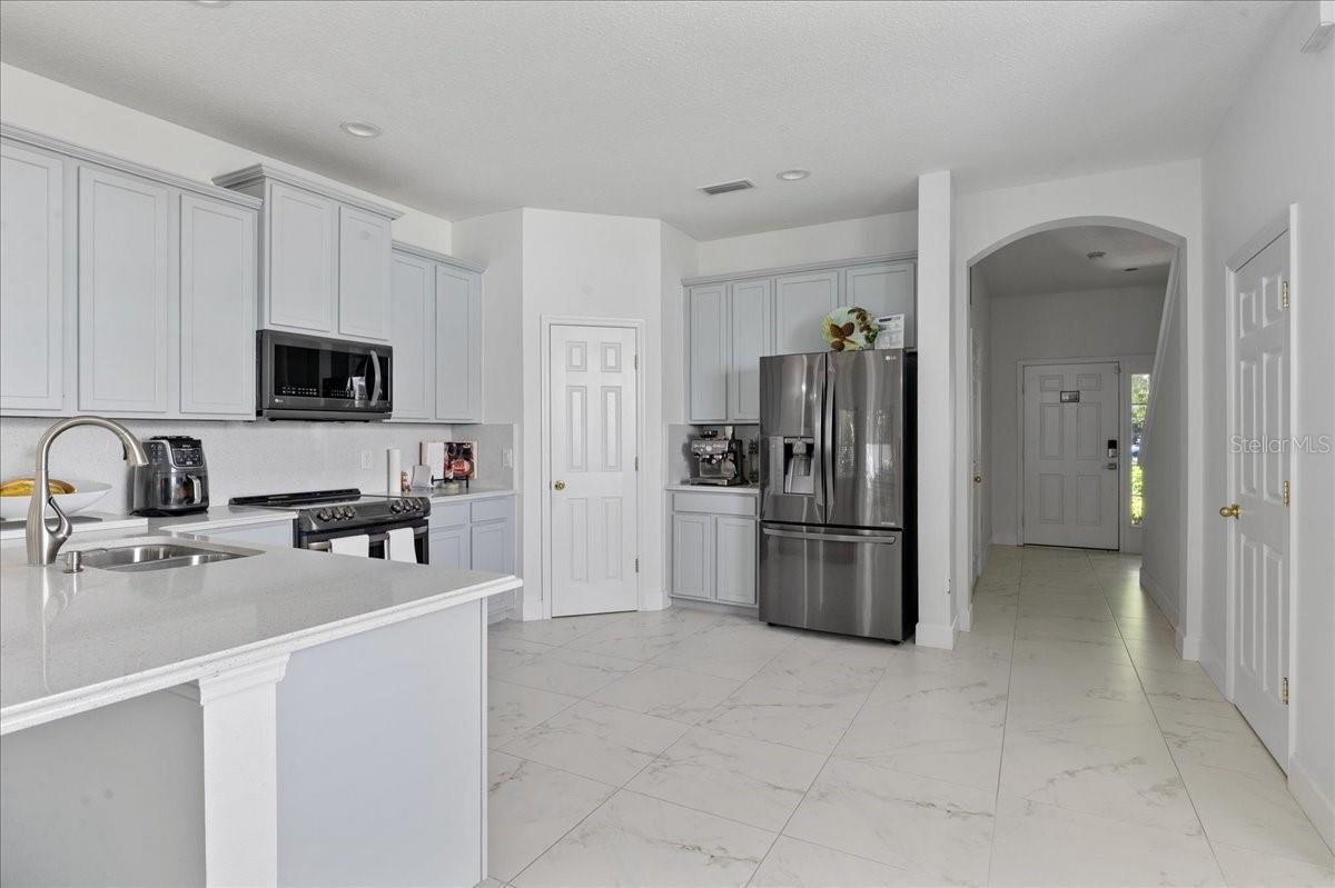 AMBERLY OAKS TWNHMS - Residential