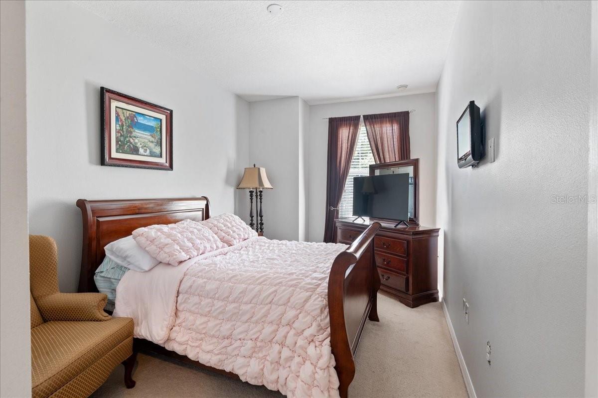 AMBERLY OAKS TWNHMS - Residential