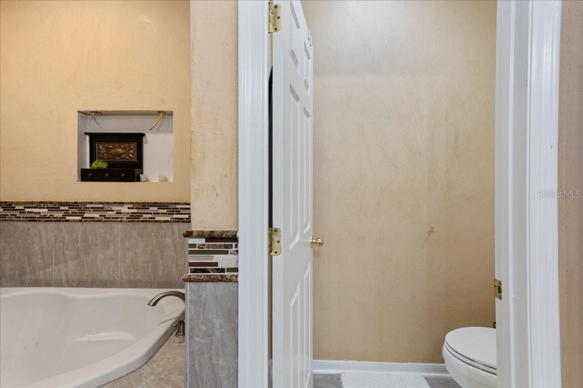 AMBERLY OAKS TWNHMS - Residential