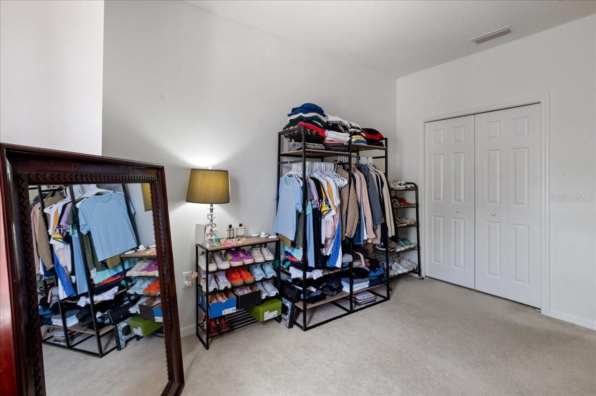 AMBERLY OAKS TWNHMS - Residential