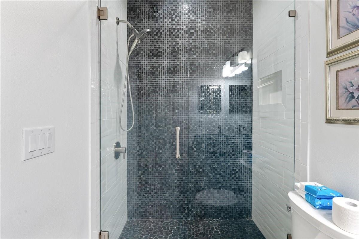 AMBERLY OAKS TWNHMS - Residential