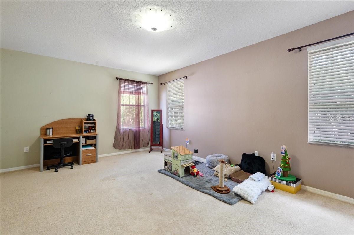 AMBERLY OAKS TWNHMS - Residential