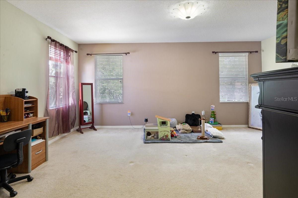 AMBERLY OAKS TWNHMS - Residential