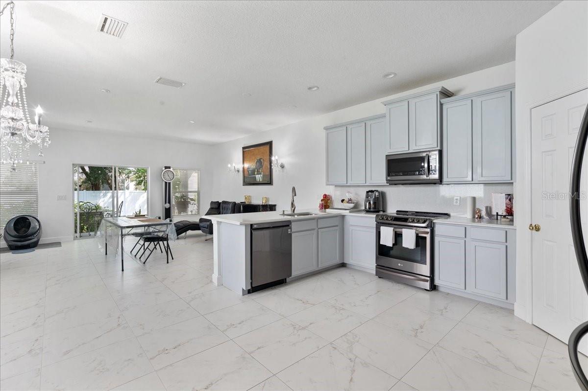 AMBERLY OAKS TWNHMS - Residential