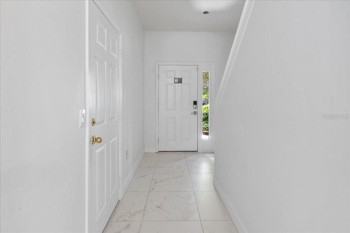 AMBERLY OAKS TWNHMS - Residential