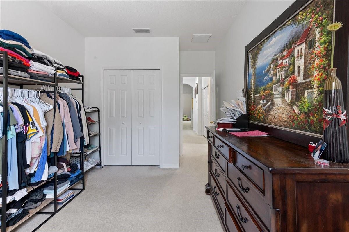 AMBERLY OAKS TWNHMS - Residential