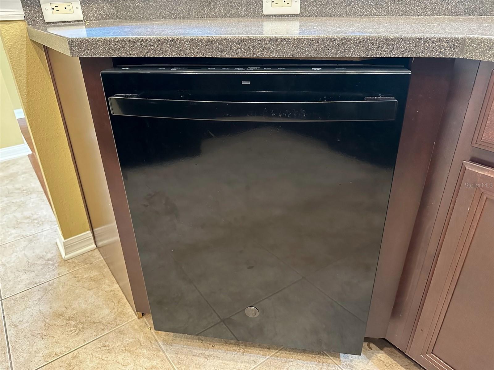 VENTANA TWNHMS AT WATERS EDGE - Residential Lease