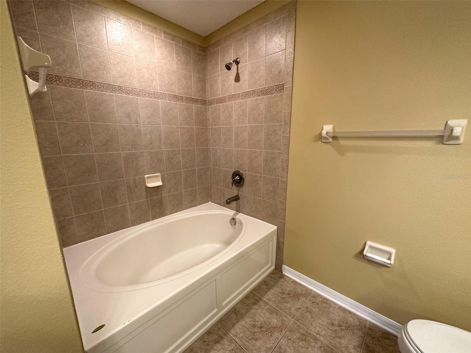 VENTANA TWNHMS AT WATERS EDGE - Residential Lease