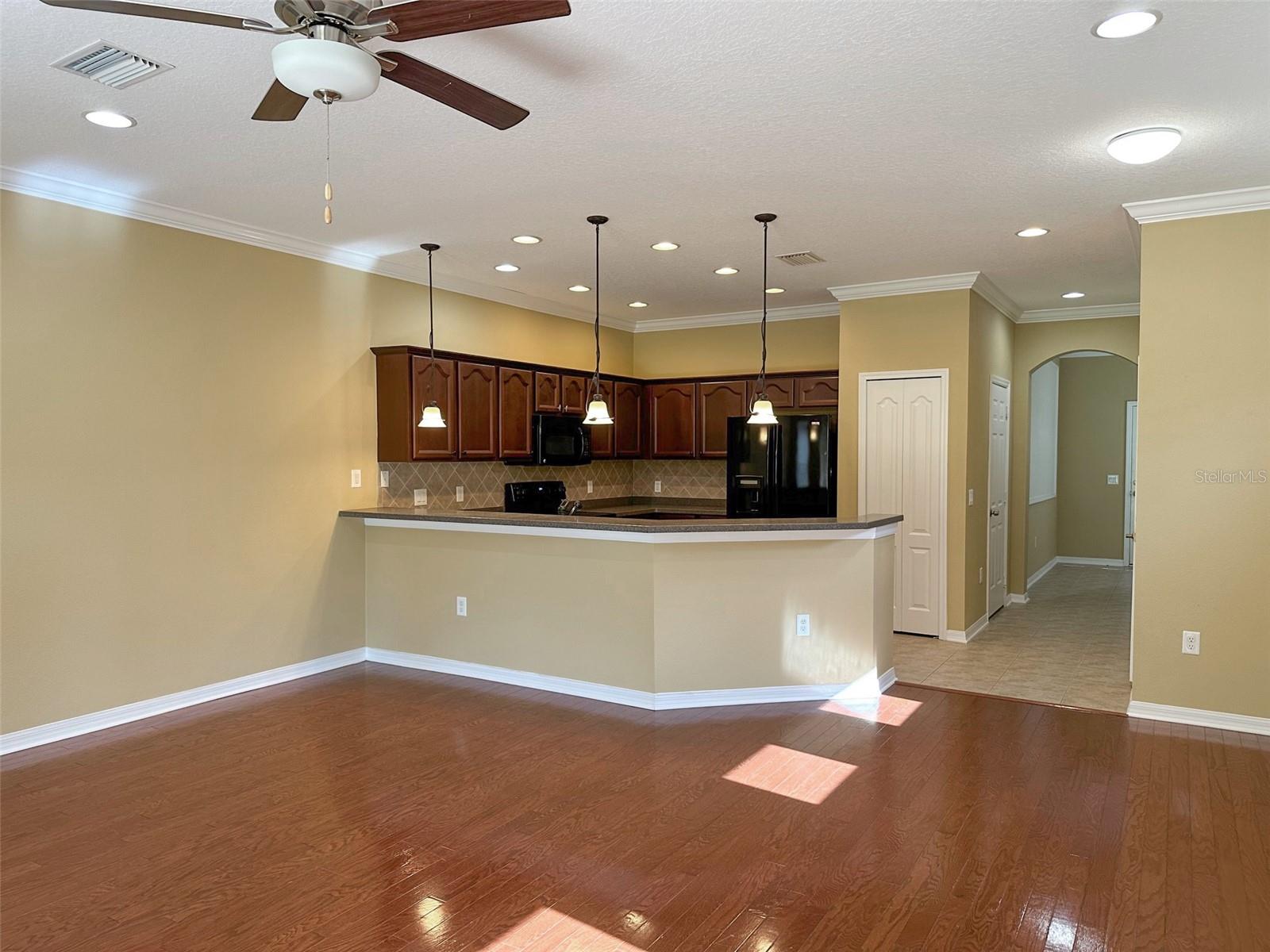 VENTANA TWNHMS AT WATERS EDGE - Residential Lease