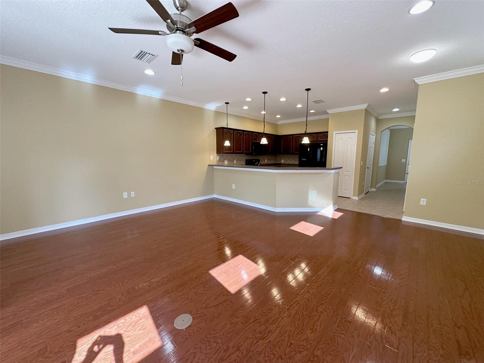 VENTANA TWNHMS AT WATERS EDGE - Residential Lease