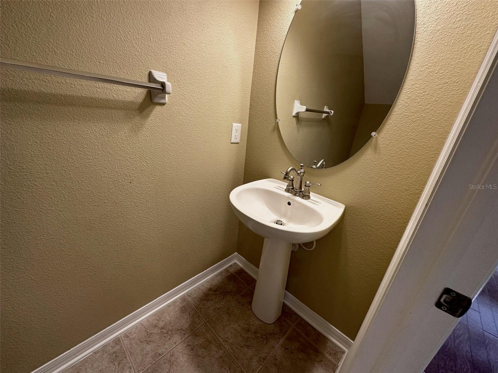 VENTANA TWNHMS AT WATERS EDGE - Residential Lease