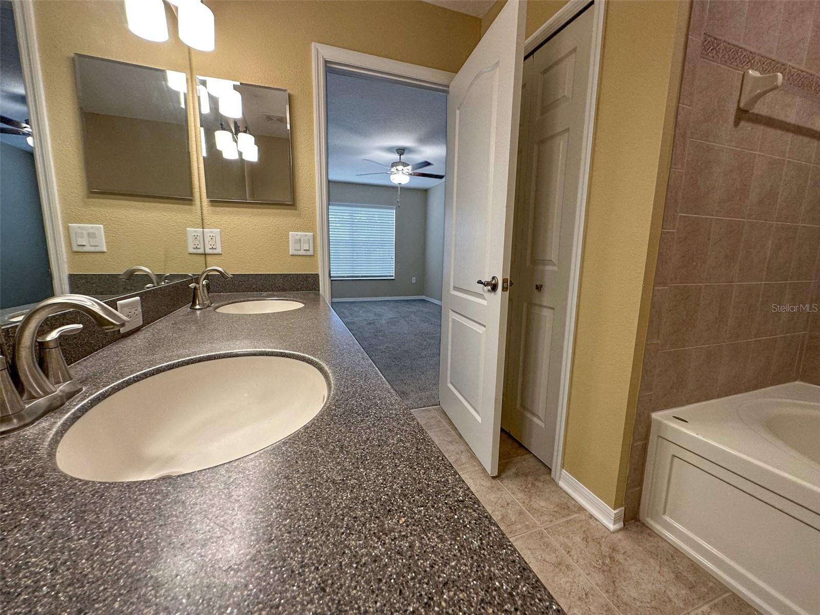 VENTANA TWNHMS AT WATERS EDGE - Residential Lease