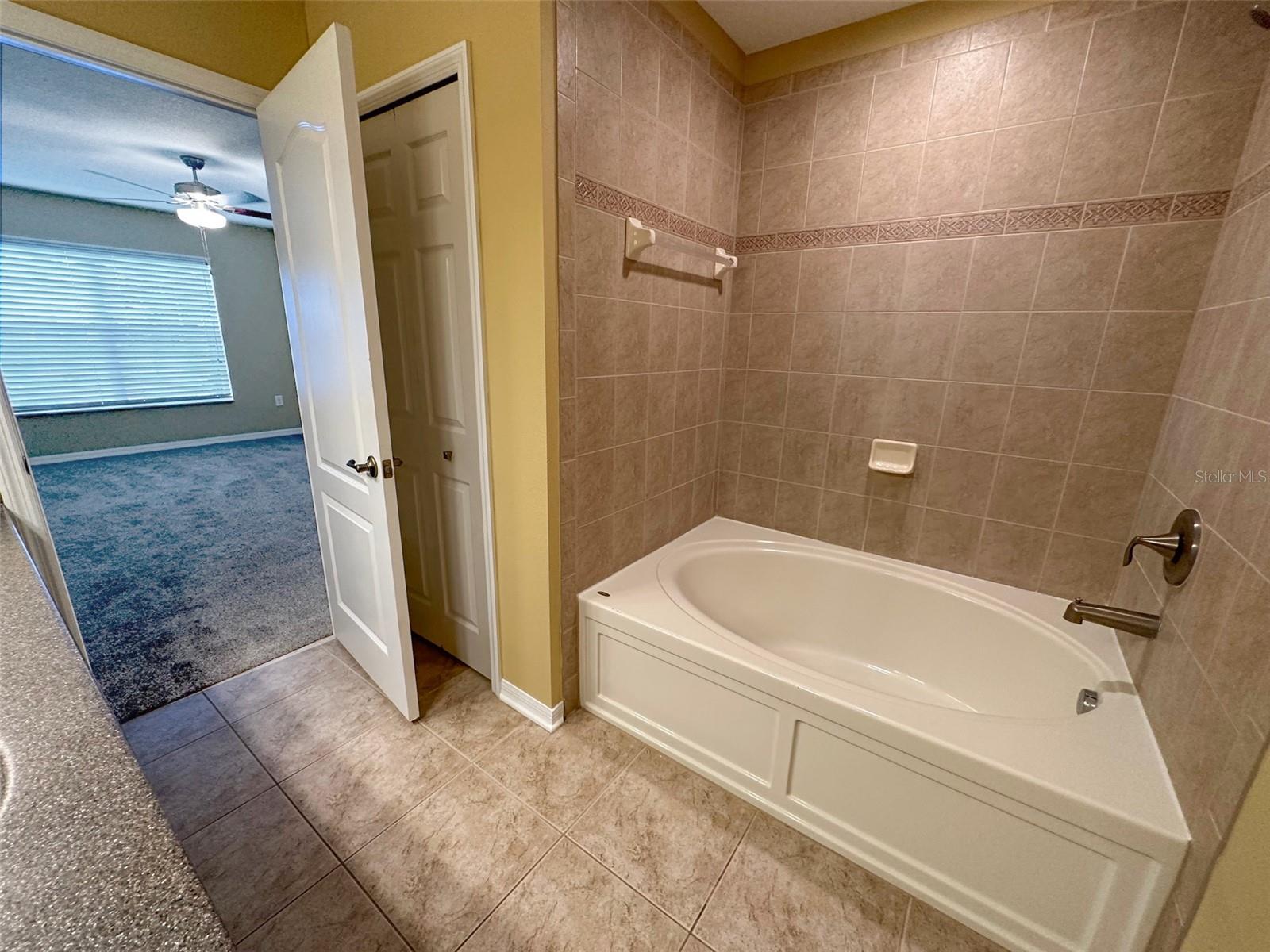 VENTANA TWNHMS AT WATERS EDGE - Residential Lease