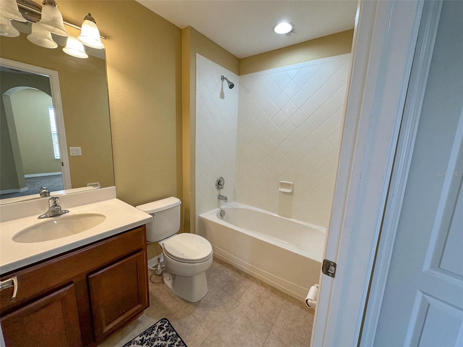 VENTANA TWNHMS AT WATERS EDGE - Residential Lease