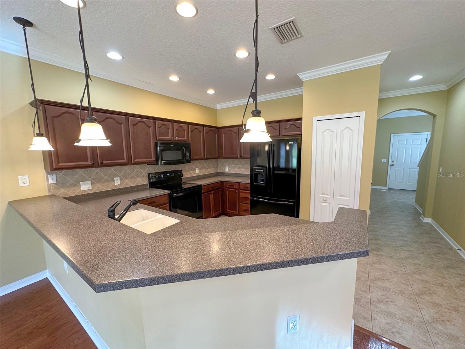 VENTANA TWNHMS AT WATERS EDGE - Residential Lease