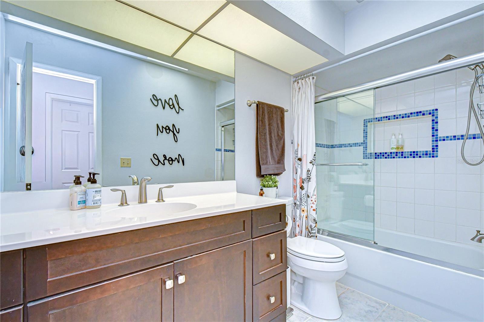 LAKEVIEW VILLAGE SEC B UNI - Residential