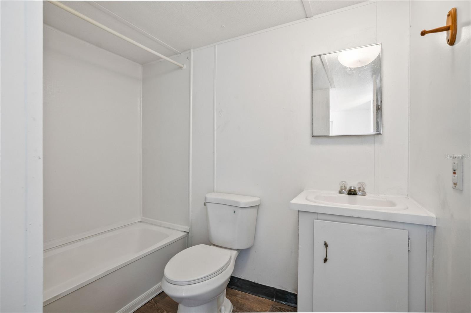 MOON LAKE ESTATES - Residential