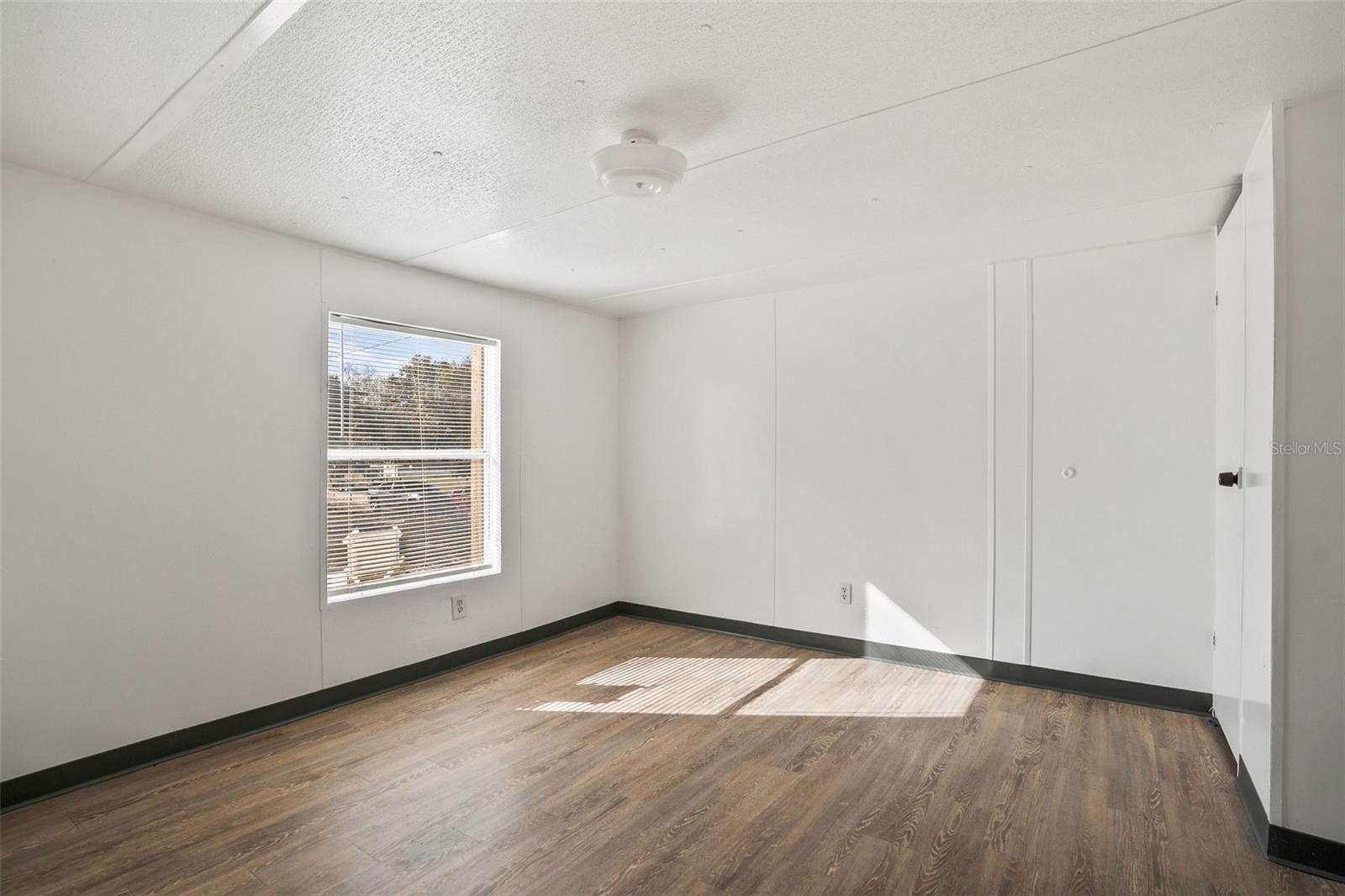 MOON LAKE ESTATES - Residential