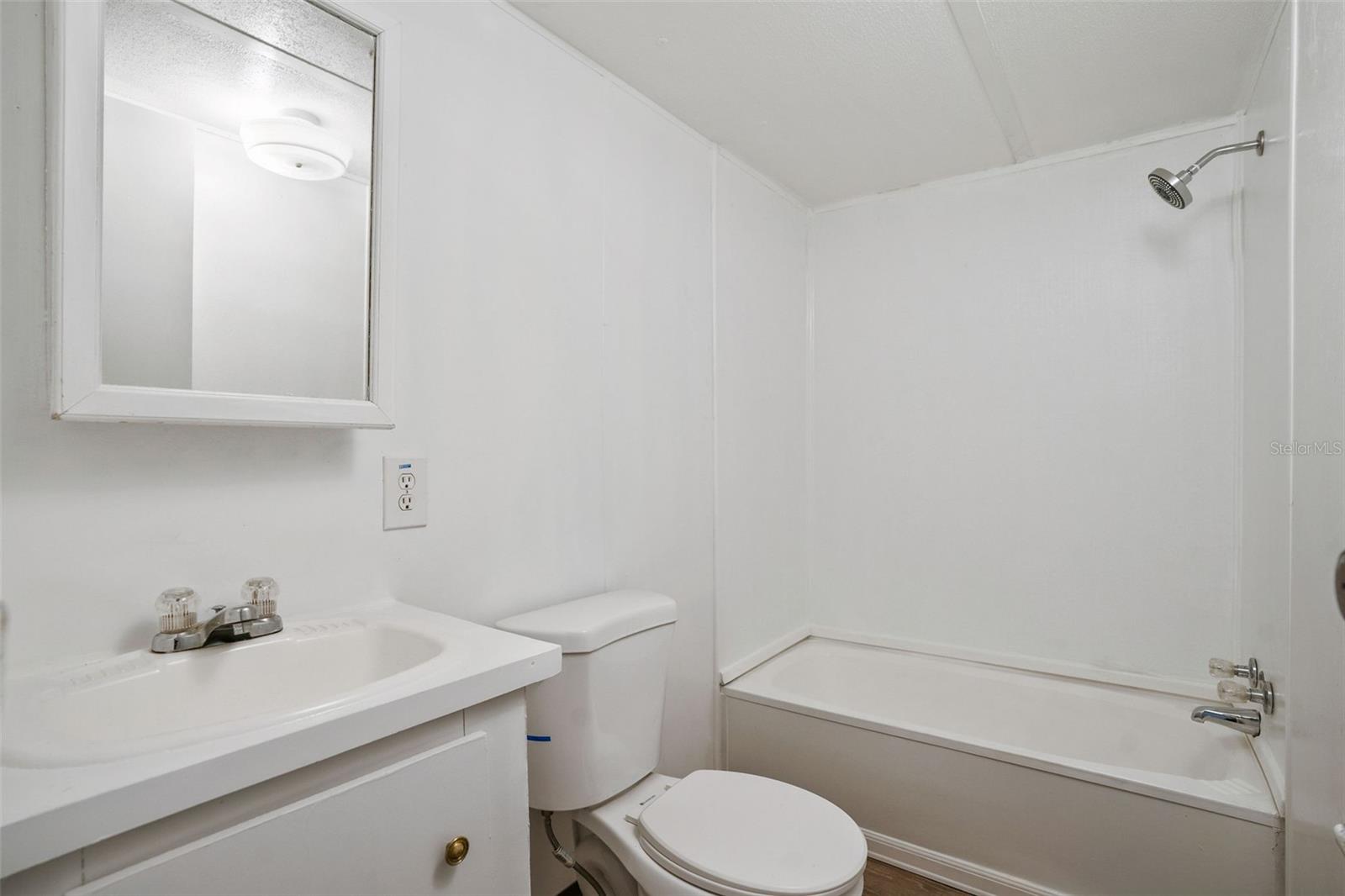 MOON LAKE ESTATES - Residential