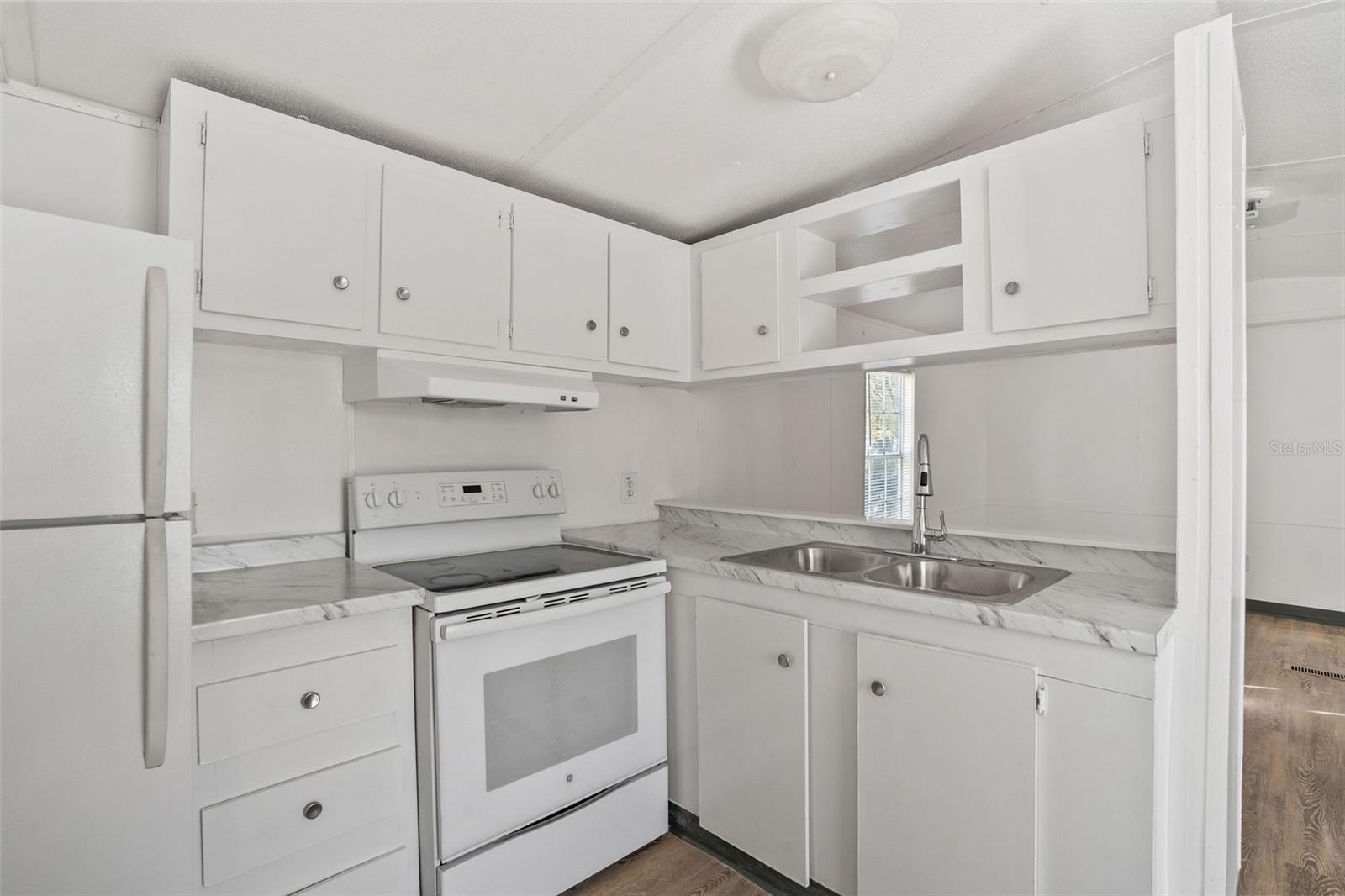 MOON LAKE ESTATES - Residential