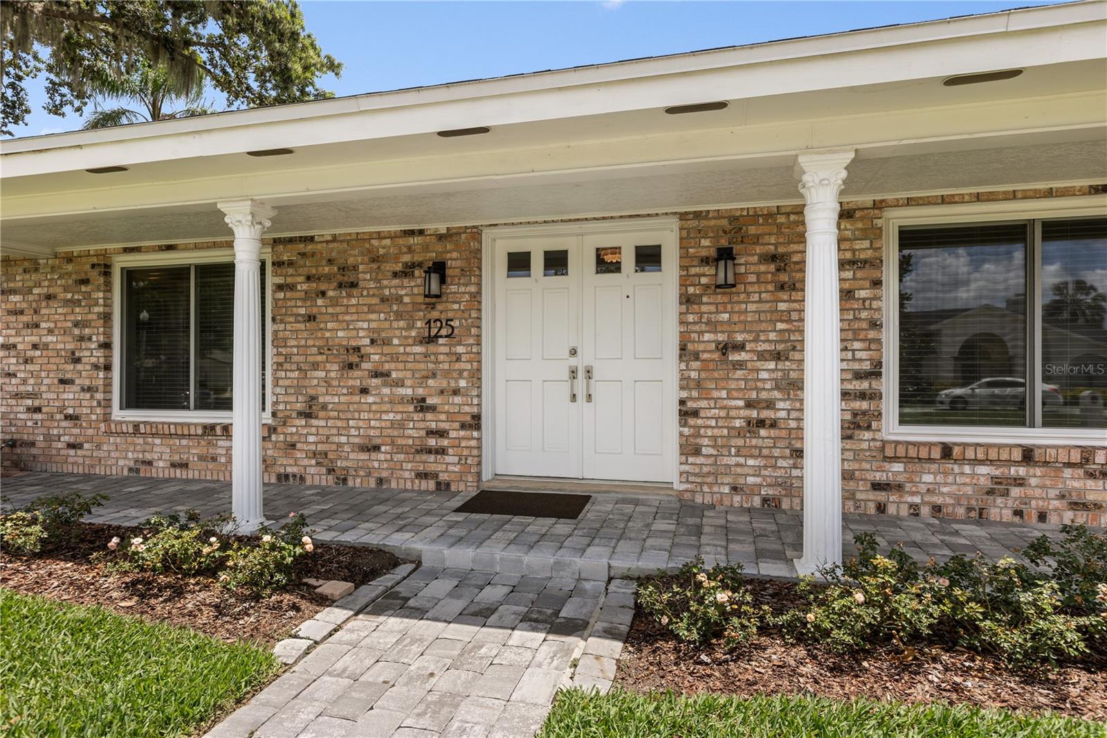 125 WHITE OAK CIRCLE