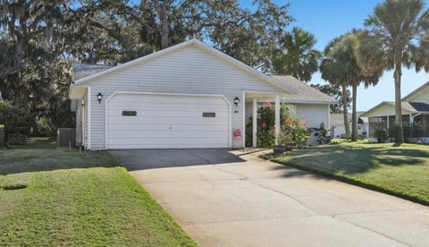 Photo of 304 Brigadoon Circle, Leesburg, FL 34788 (MLS # O6426786)