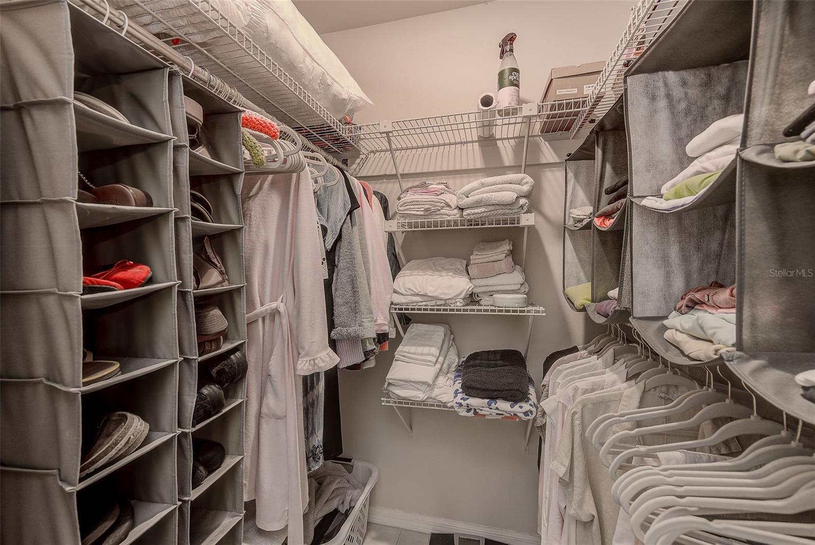 KAPOK MANOR CONDO - Residential