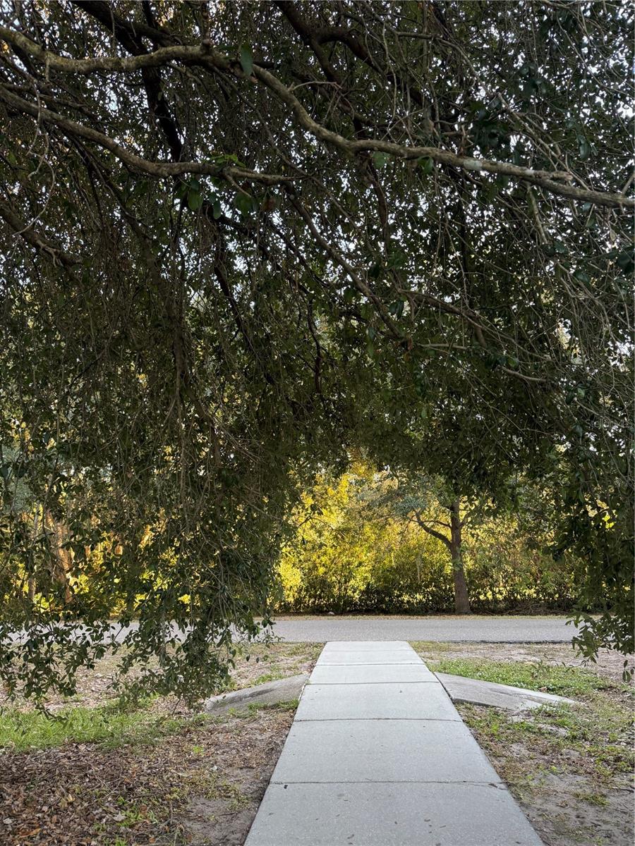 CLAYTON CROSSING TWNHMS SECOND AMD - Residential Lease