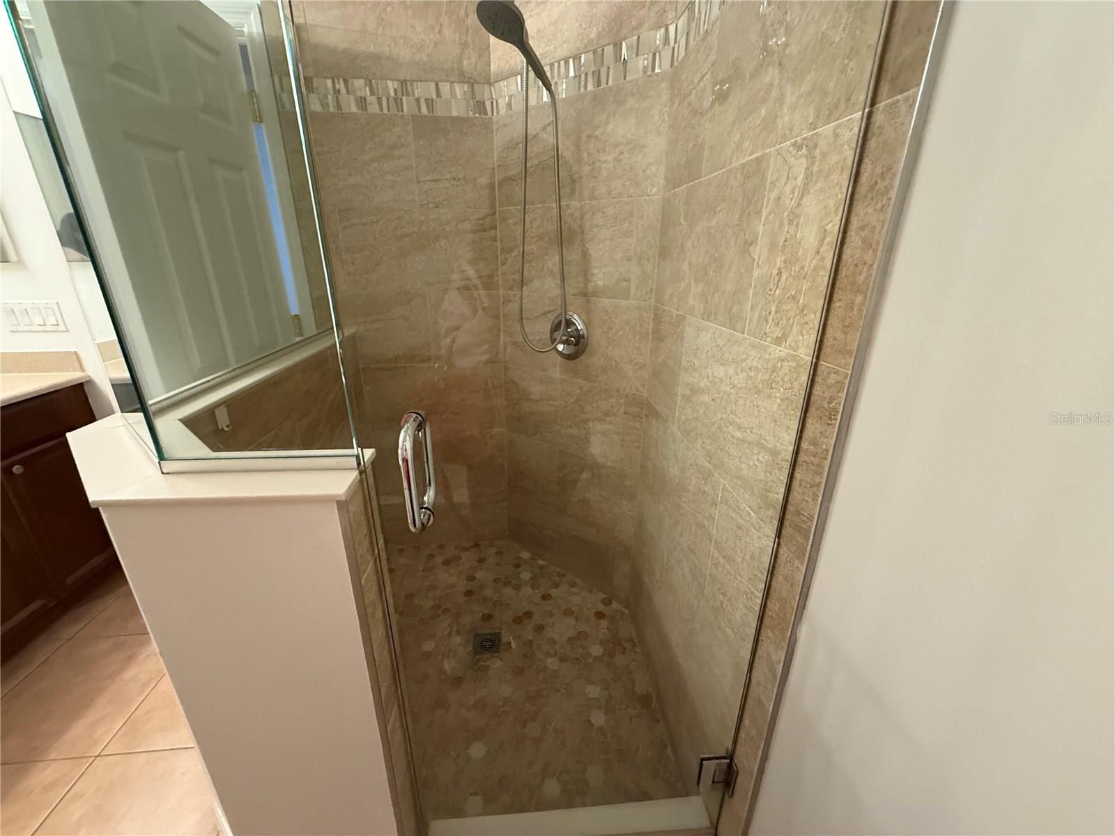 CLAYTON CROSSING TWNHMS SECOND AMD - Residential Lease