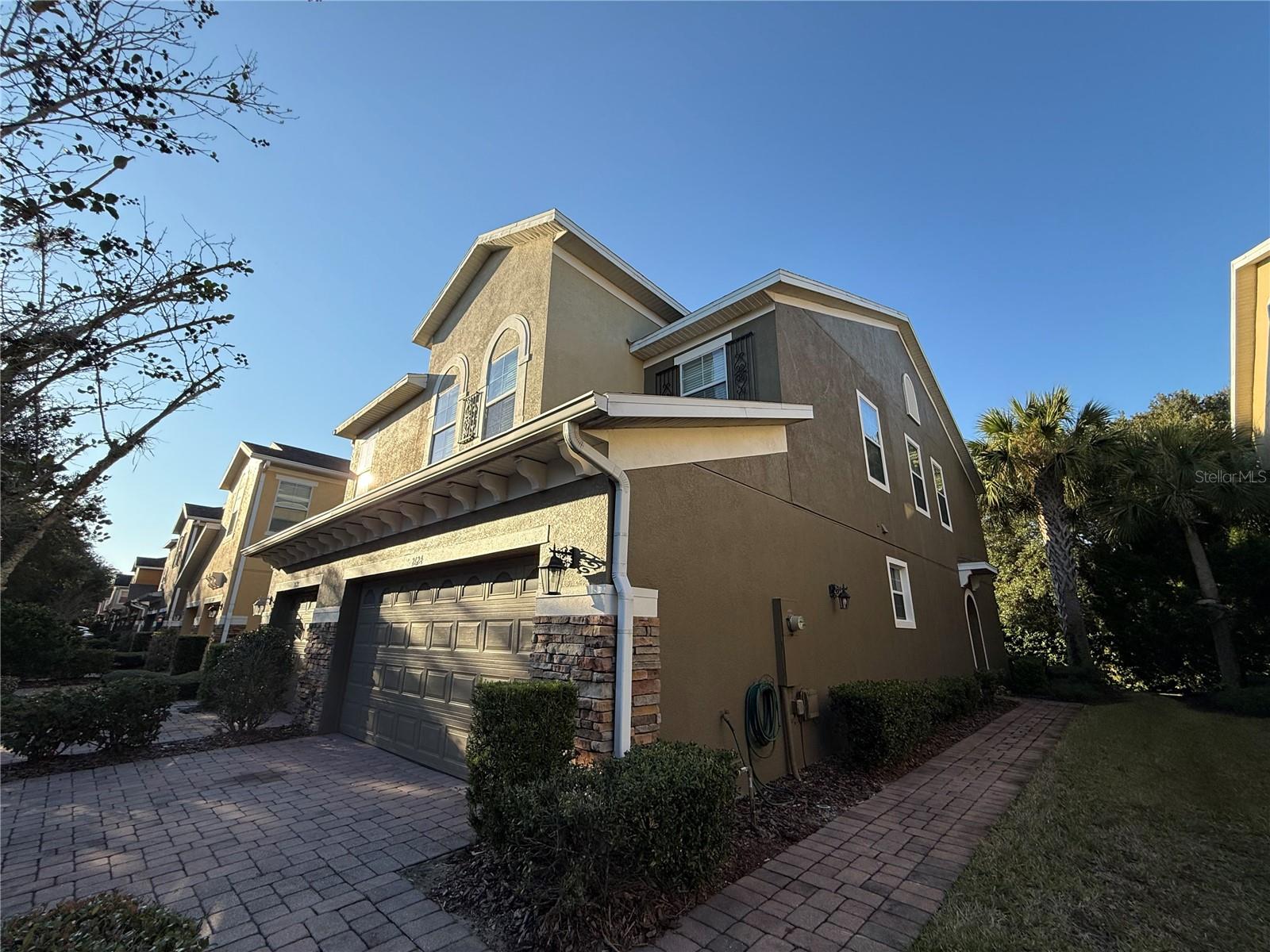 CLAYTON CROSSING TWNHMS SECOND AMD - Residential Lease