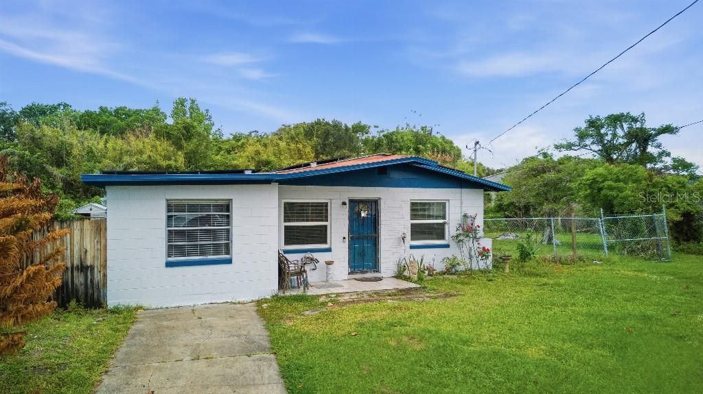 Photo of 655 Katherine Ave, Orlando, FL 32810 (MLS # TB8499040)