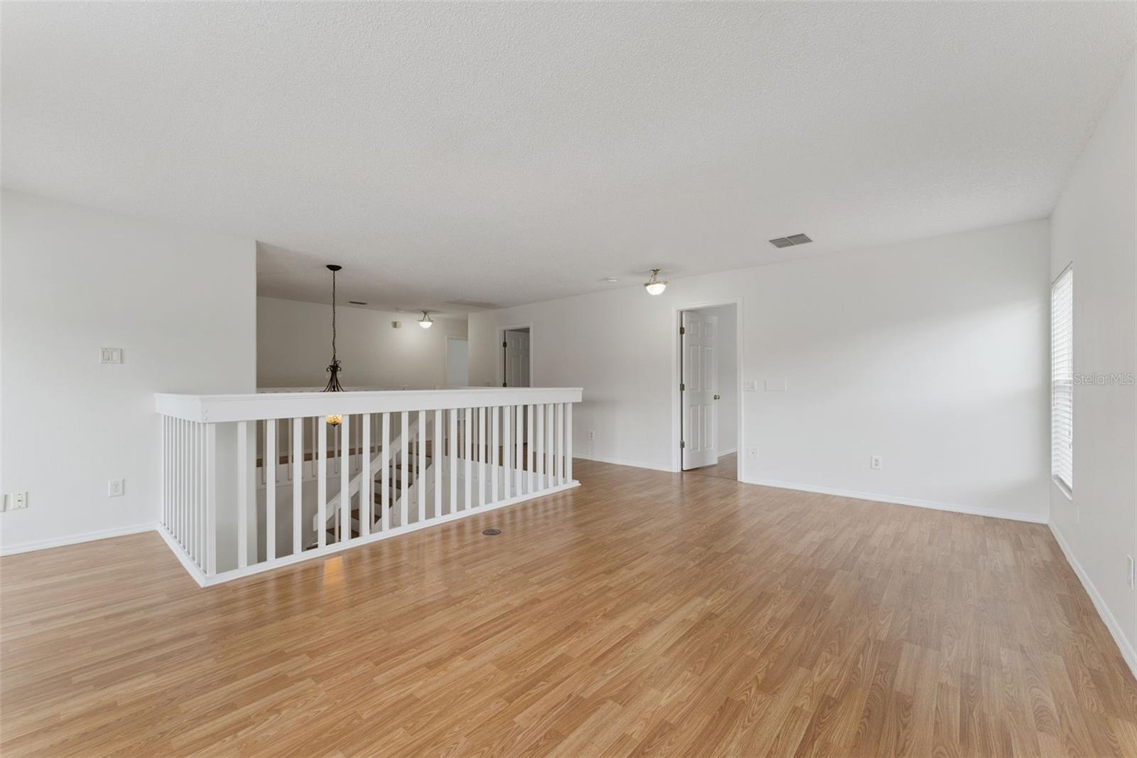 CHAPMAN OAKS - Residential