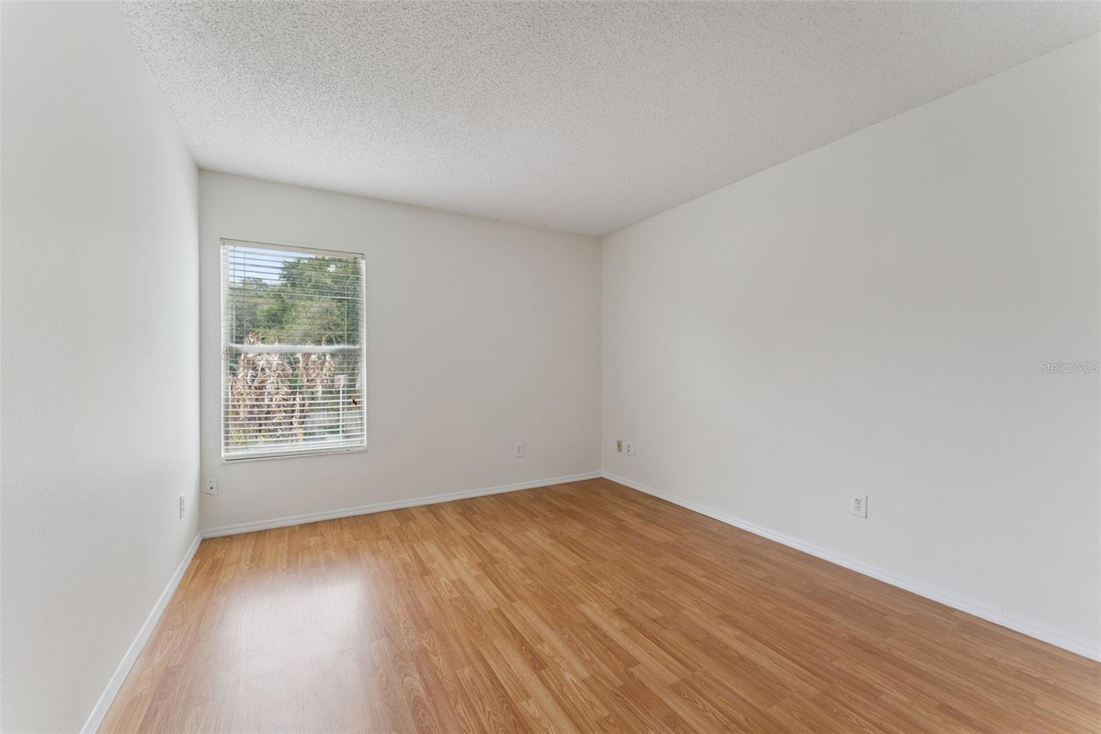 CHAPMAN OAKS - Residential