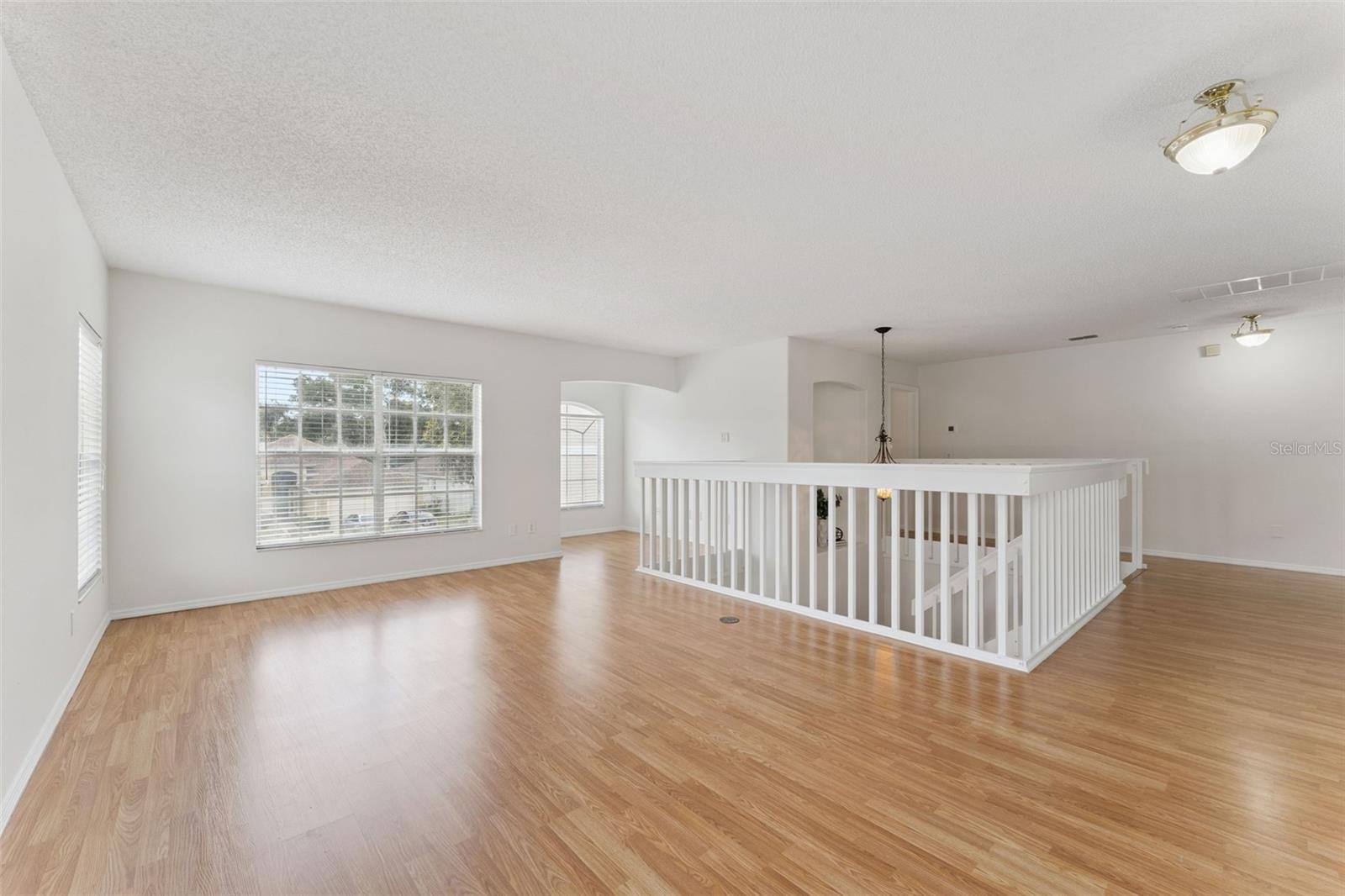 CHAPMAN OAKS - Residential