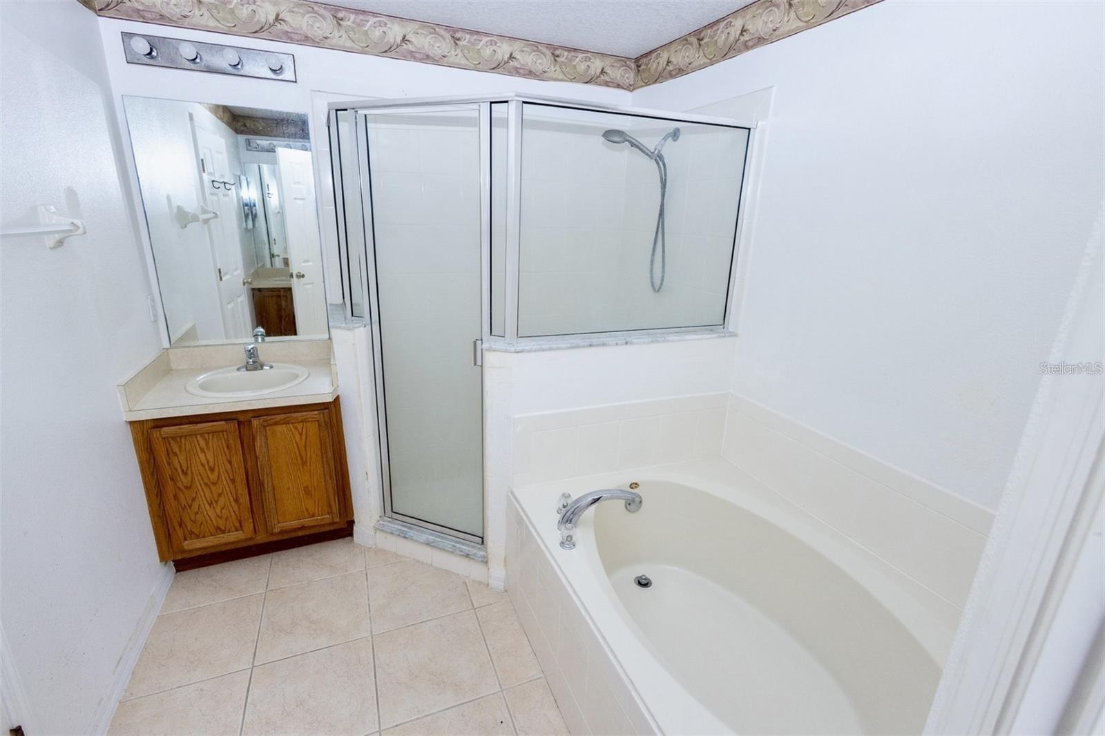 818 CARROUSEL LANE