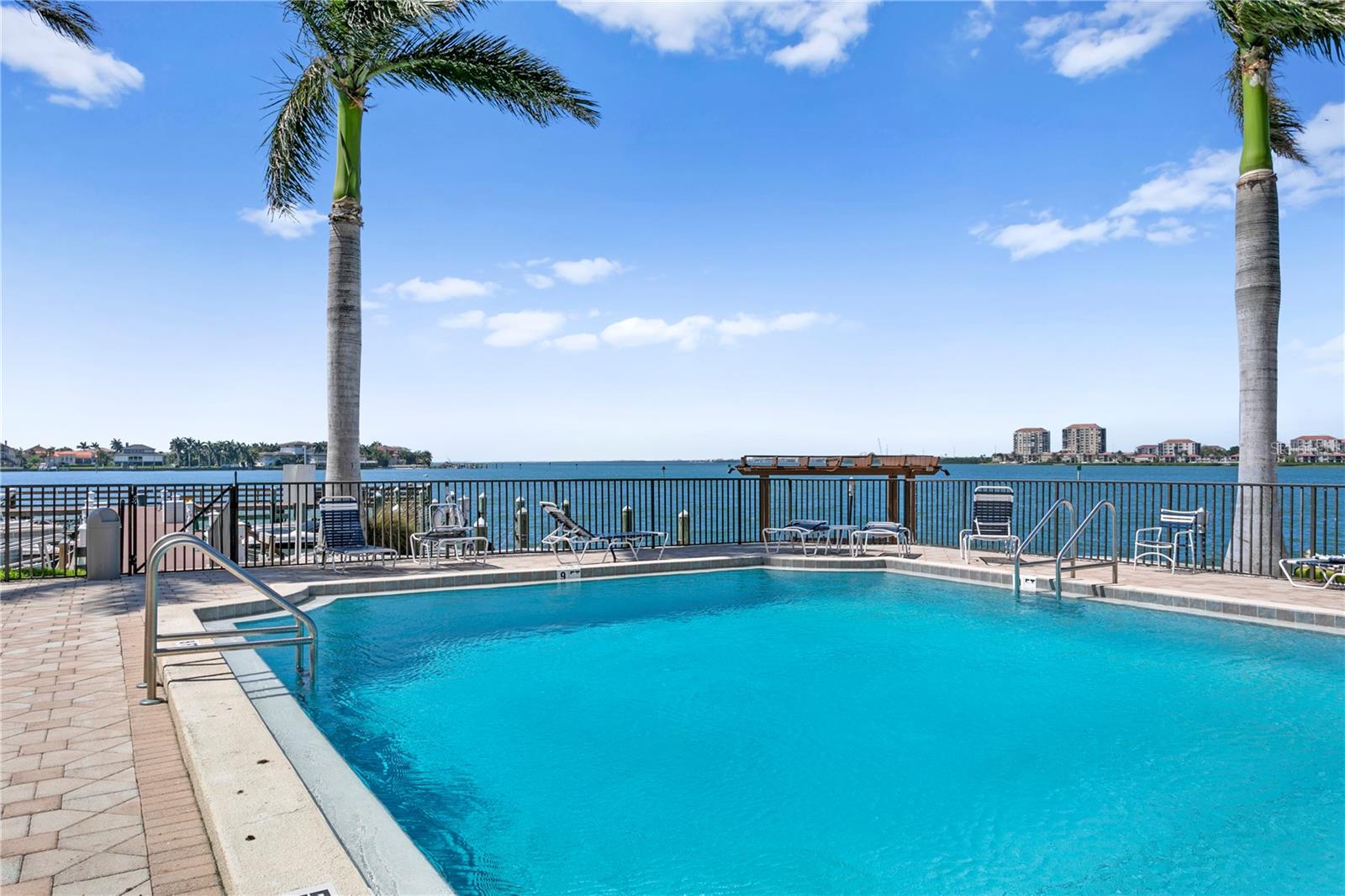 BAYWAY ISLES POINT BRITTANY FOUR - Residential