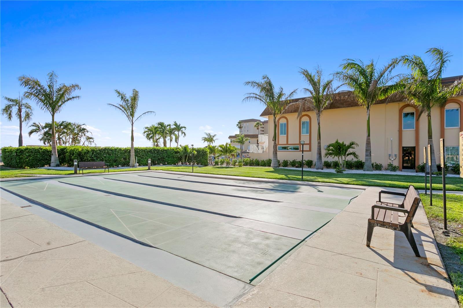 BAYWAY ISLES POINT BRITTANY FOUR - Residential