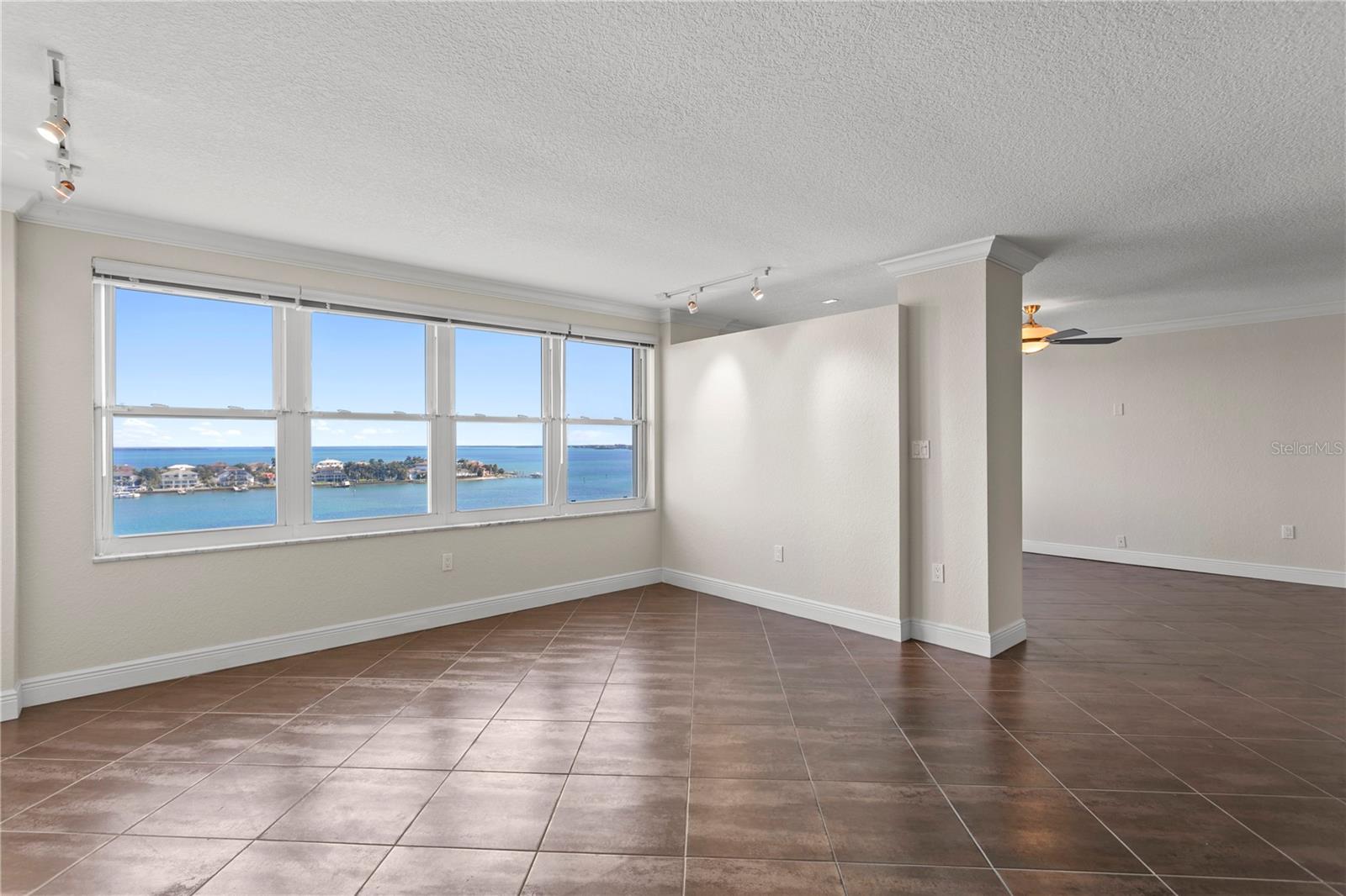 BAYWAY ISLES POINT BRITTANY FOUR - Residential