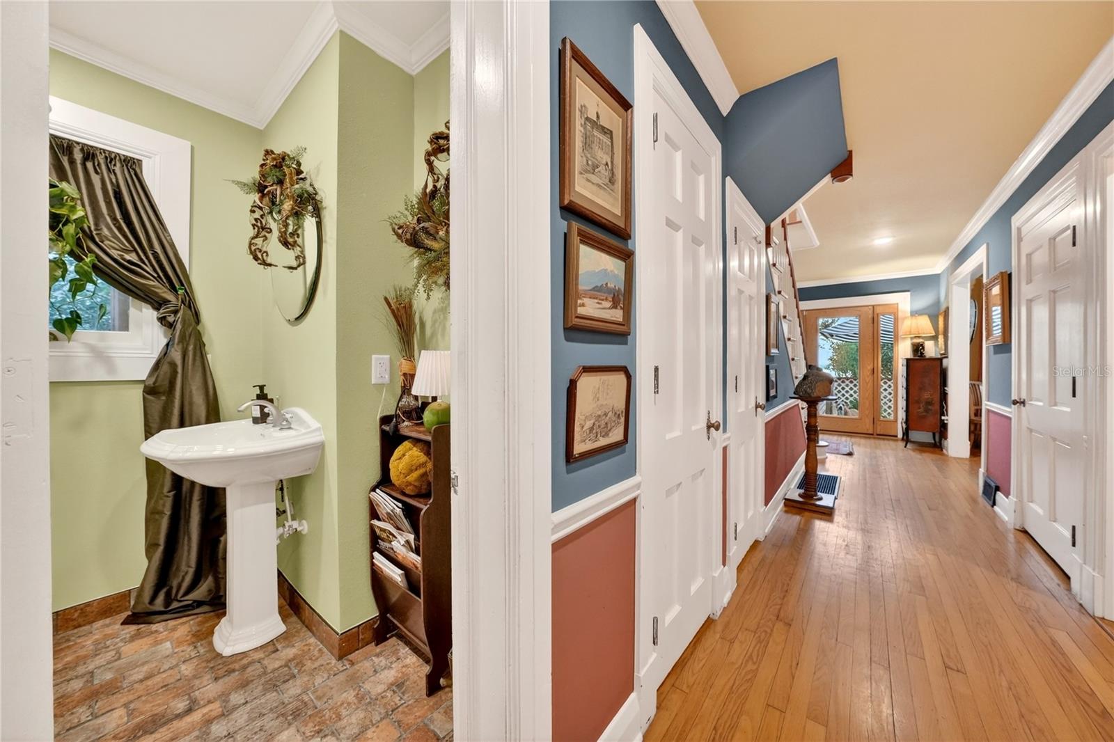 MOUNT DORA GARDNERS - Residential