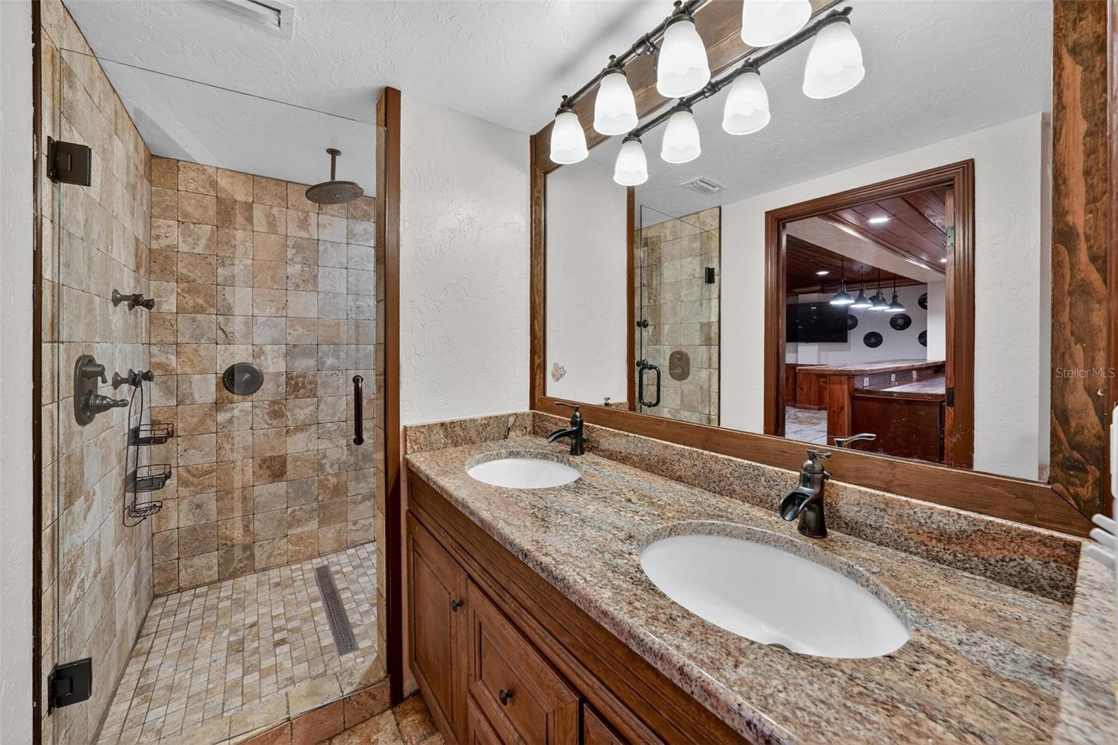 MOUNT DORA GARDNERS - Residential