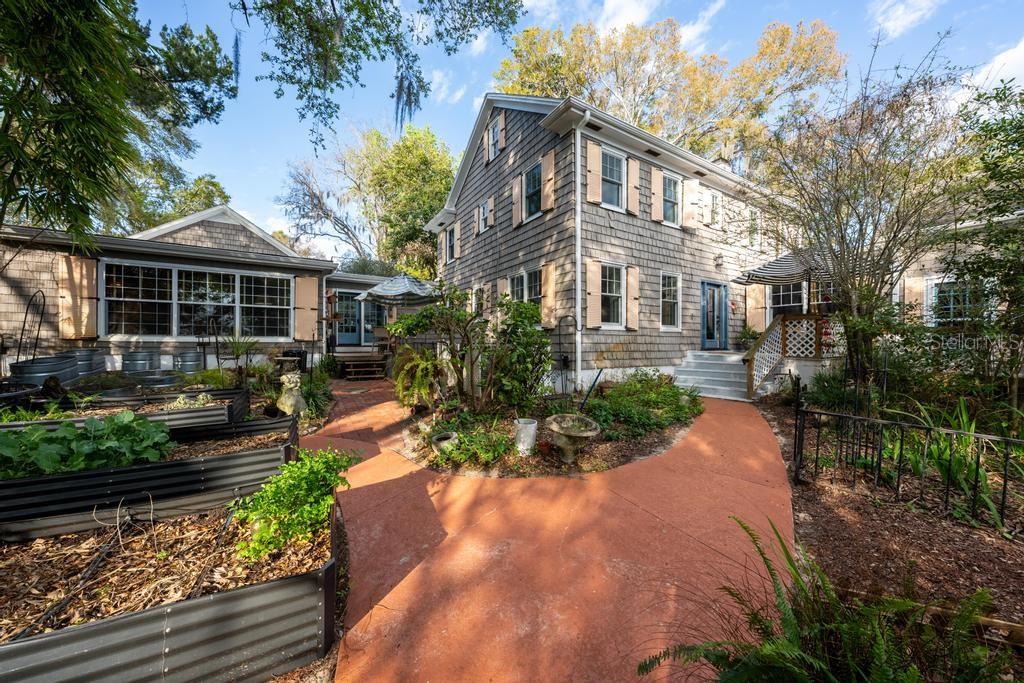 MOUNT DORA GARDNERS - Residential