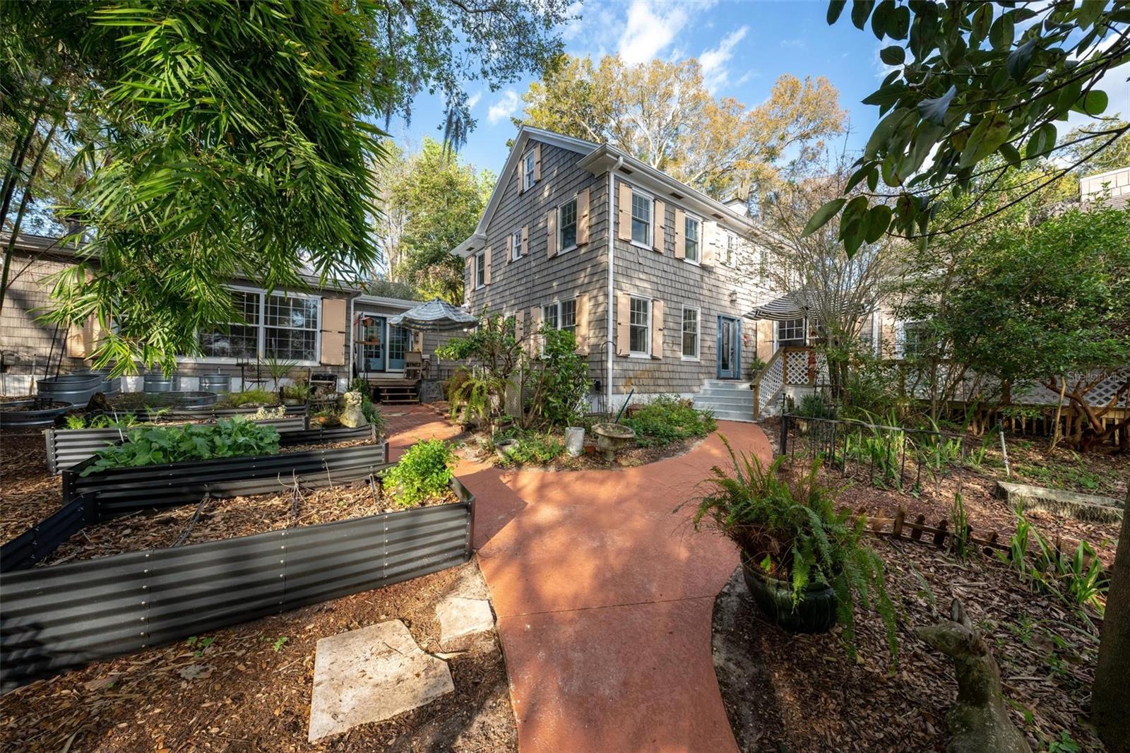 MOUNT DORA GARDNERS - Residential