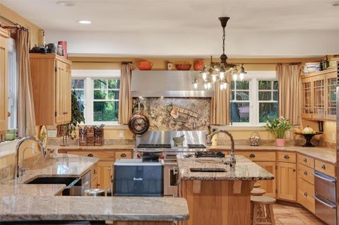 Tiny photo for 976 Fairview Avenue, Mount Dora, FL 32757 (MLS # G5109268)