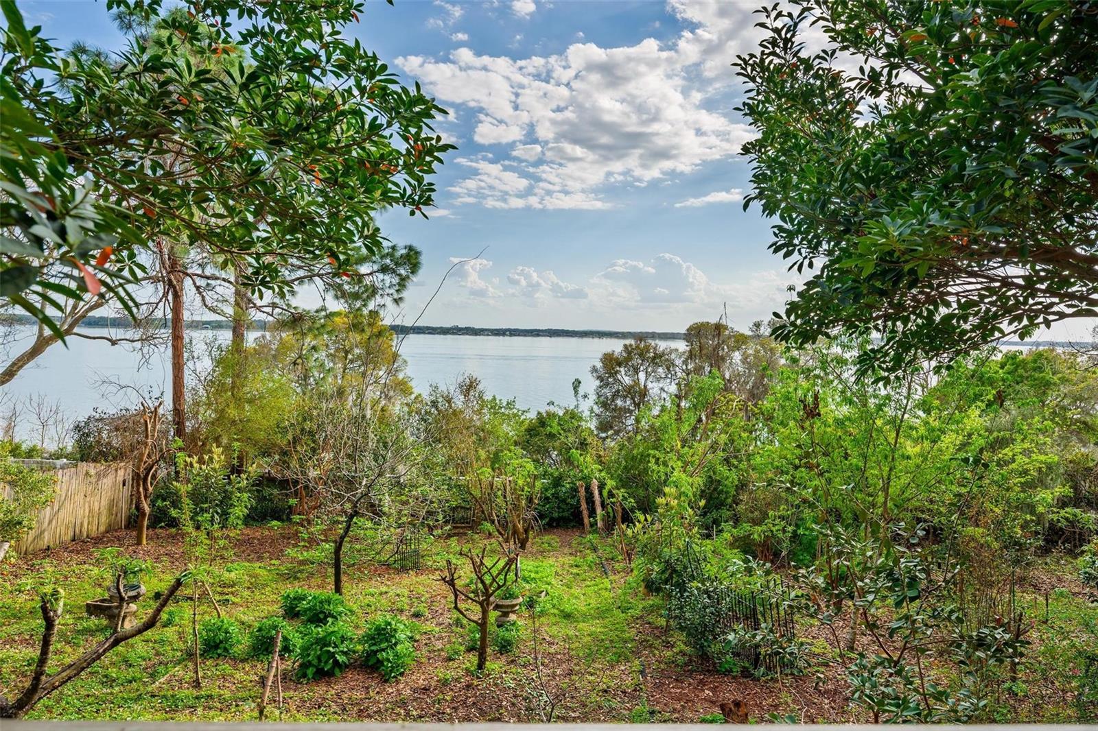 MOUNT DORA GARDNERS - Residential