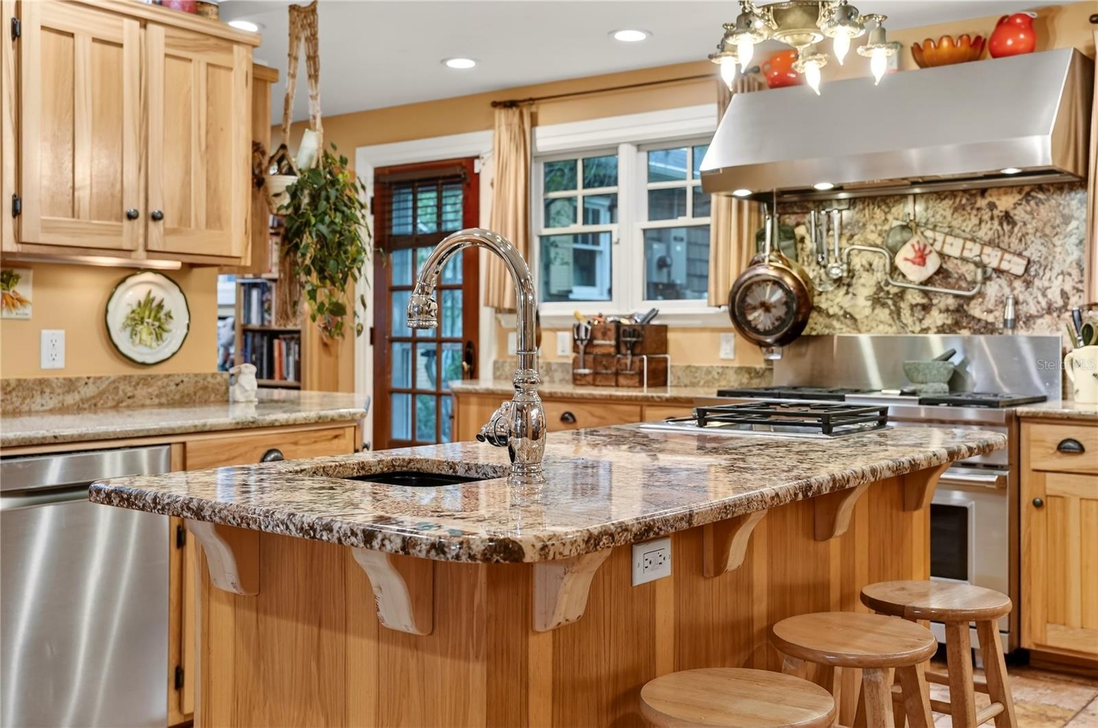 MOUNT DORA GARDNERS - Residential